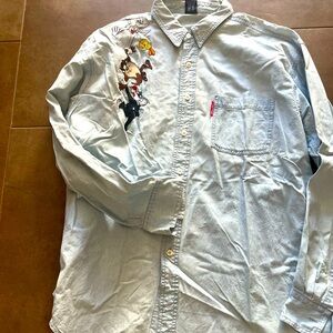 VINTAGE 1997 LARGE LOONEY TUNES BUTTON DOWN SHIRT.  SEE PICTURES
